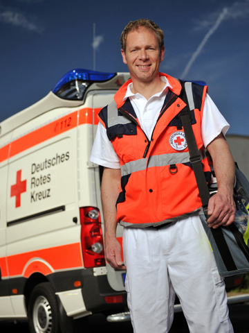 Rettungsdienst Ein Mitarbeiter des Rettungsdienstes des DRK.